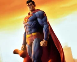 Batman: Hush - Superman Ultimate Premium Masterline 1/4 Scale Statue
