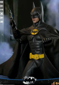 Batman Returns (1992) - Batman (2.0) Deluxe Version 1/6th Scale Hot Toys Action Figure