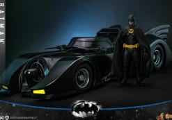 Batman Returns (1992) - Batman (2.0) Deluxe Version 1/6th Scale Hot Toys Action Figure