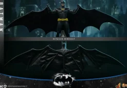 Batman Returns (1992) - Batman (2.0) Deluxe Version 1/6th Scale Hot Toys Action Figure