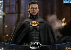 Batman Returns (1992) - Batman (2.0) Deluxe Version 1/6th Scale Hot Toys Action Figure