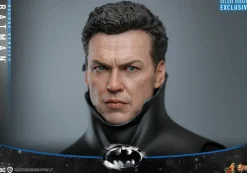 Batman Returns (1992) - Batman (2.0) Deluxe Version 1/6th Scale Hot Toys Action Figure