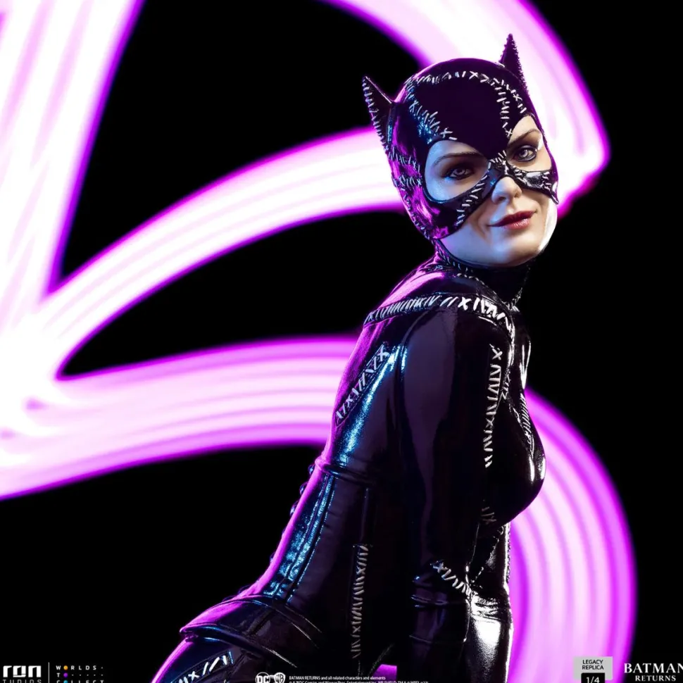 Batman Returns - Catwoman 1/4th Scale Legacy Statue