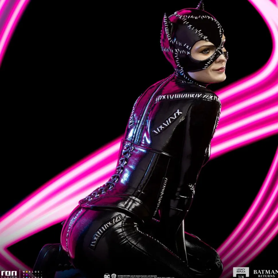 Batman Returns - Catwoman 1/4th Scale Legacy Statue