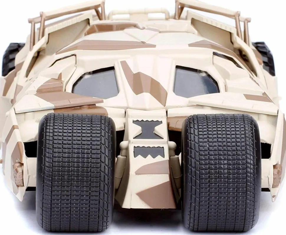Batman: The Dark Knight - Batman with Camouflage Batmobile Tumbler 1/24th Scale Hollywood Rides Die-Cast Vehicle Replica