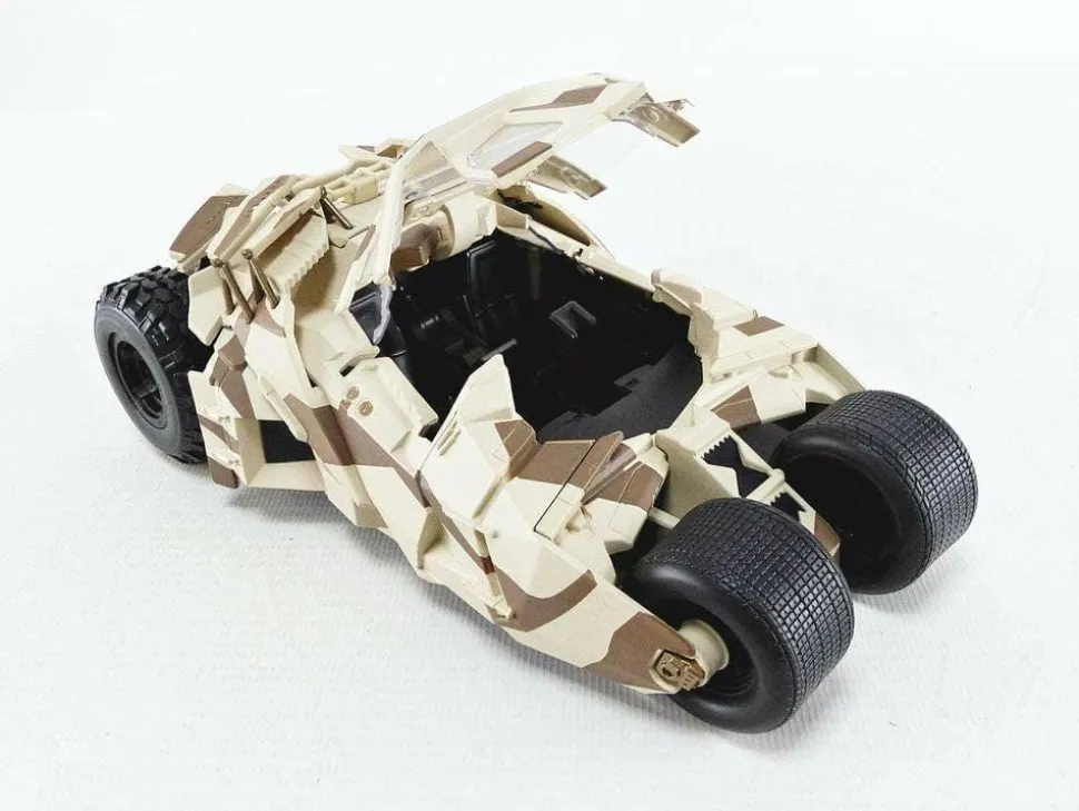 Batman: The Dark Knight - Batman with Camouflage Batmobile Tumbler 1/24th Scale Hollywood Rides Die-Cast Vehicle Replica