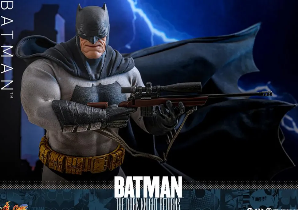 Batman: The Dark Knight Returns - Batman 1/6th Scale Hot Toys Action Figure