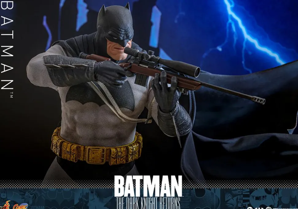Batman: The Dark Knight Returns - Batman 1/6th Scale Hot Toys Action Figure