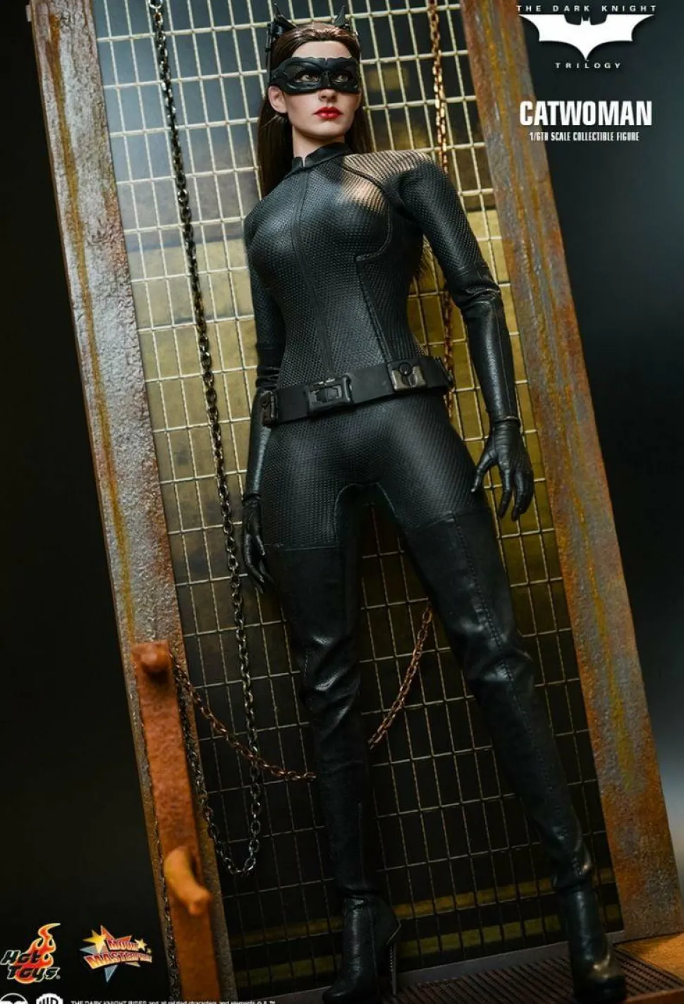 Batman: The Dark Knight Rises - Catwoman 1/6th Scale Hot Toys Action Figure