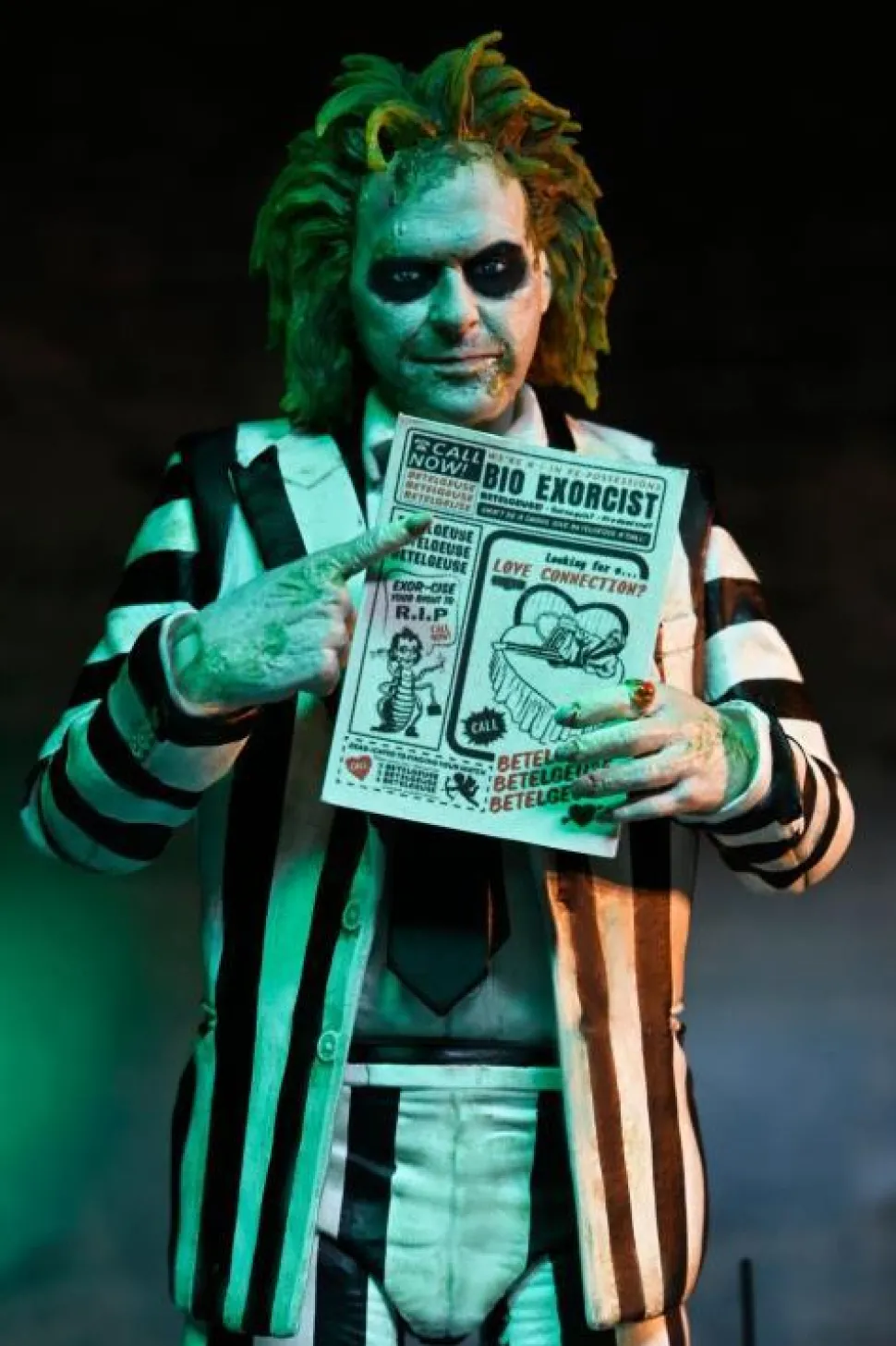 Beetlejuice Beetlejuice (2024) - Beetlejuice (Striped Suit) Ultimate 7'' Scale Action Figure