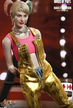 Birds of Prey - Harley Quinn 1/6th Scale Hot Toys Action Figure