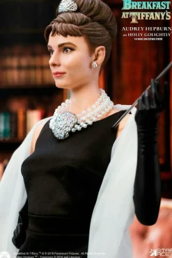 Breakfast at Tiffany’s - Audrey Hepburn as Holly Golightly Deluxe 1/4 Scale Statue