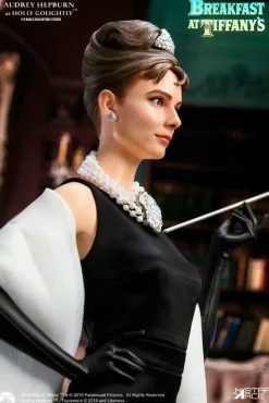 Breakfast at Tiffany’s - Audrey Hepburn as Holly Golightly Deluxe 1/4 Scale Statue