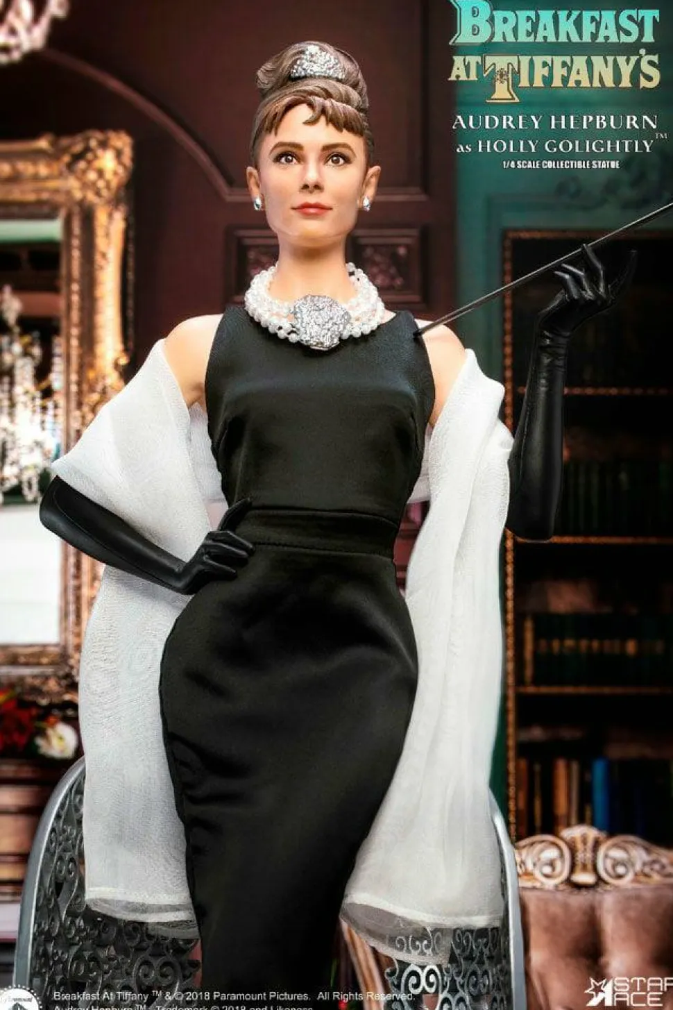 Breakfast at Tiffany’s - Audrey Hepburn as Holly Golightly Deluxe 1/4 Scale Statue