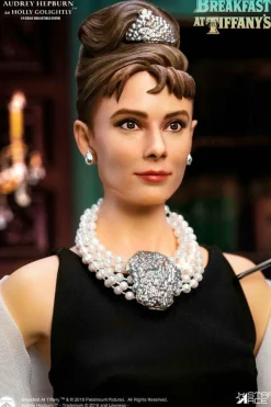 Breakfast at Tiffany’s - Audrey Hepburn as Holly Golightly Deluxe 1/4 Scale Statue