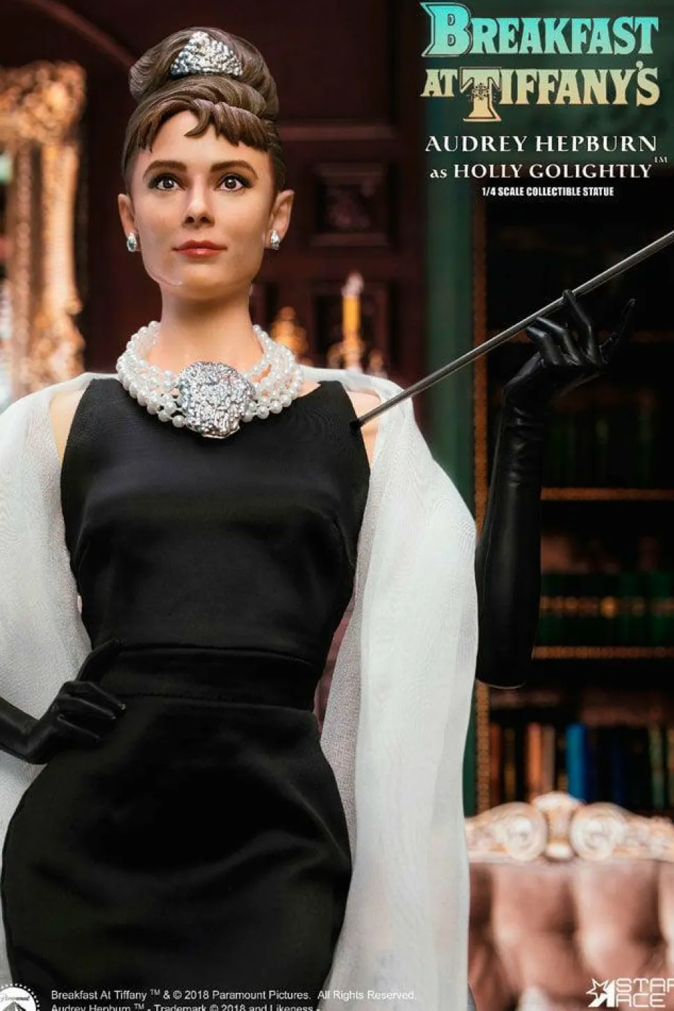 Breakfast at Tiffany’s - Audrey Hepburn as Holly Golightly Deluxe 1/4 Scale Statue