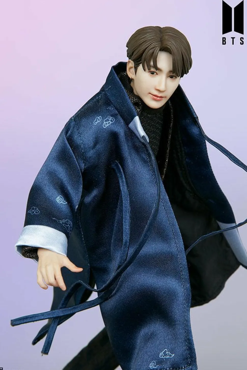 BTS - Jung Kook Deluxe 9” Statue