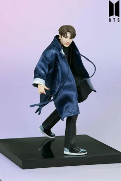 BTS - Jung Kook Deluxe 9” Statue