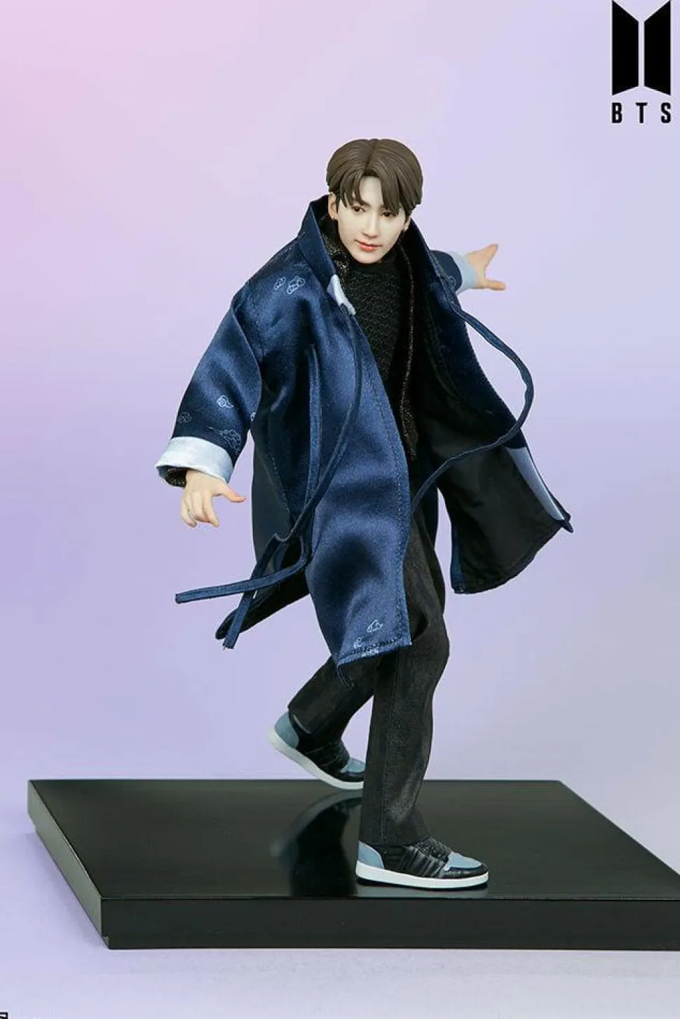 BTS - Jung Kook Deluxe 9” Statue