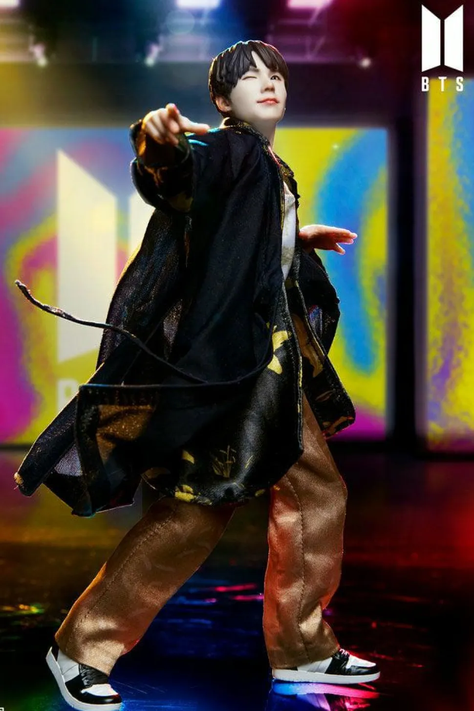 BTS - SUGA Deluxe 9” Statue
