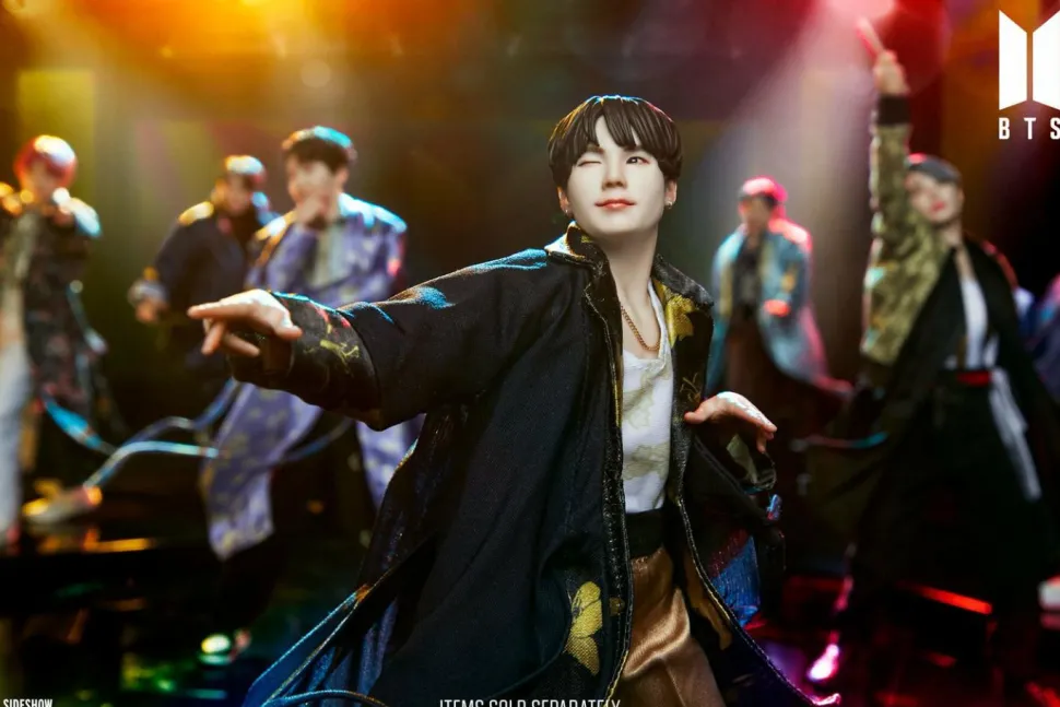 BTS - SUGA Deluxe 9” Statue