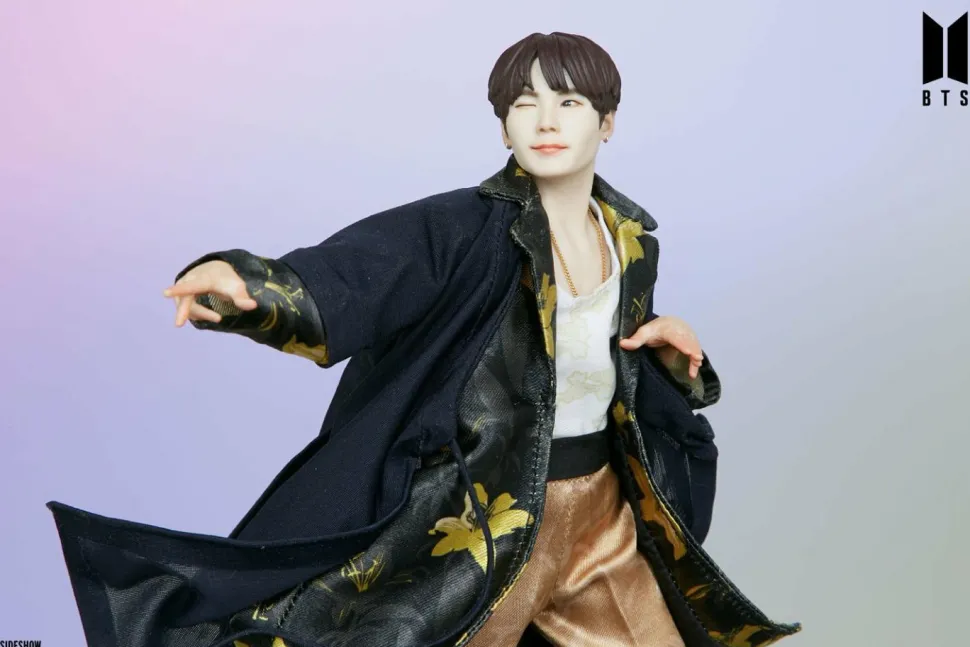 BTS - SUGA Deluxe 9” Statue
