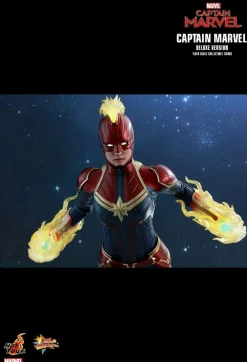 Captain Marvel (2019) - Captain Marvel Deluxe 1/6th Scale Hot Toys Action Figure (Int Sales Only)