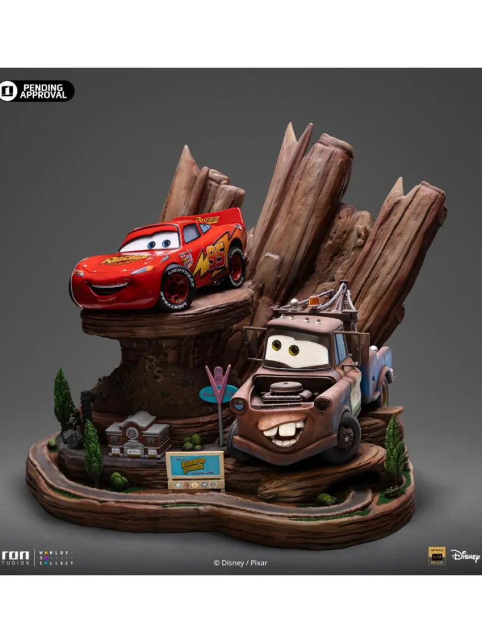 Cars - Lightning McQueen & Tow Mater Deluxe 1/10th Scale Statue