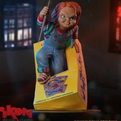 Child’s Play (1988) - Chucky Breakout 9” PVC Diorama Statue