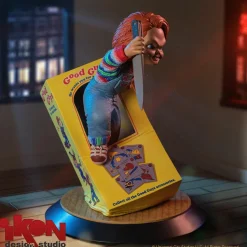 Child’s Play (1988) - Chucky Breakout 9” PVC Diorama Statue
