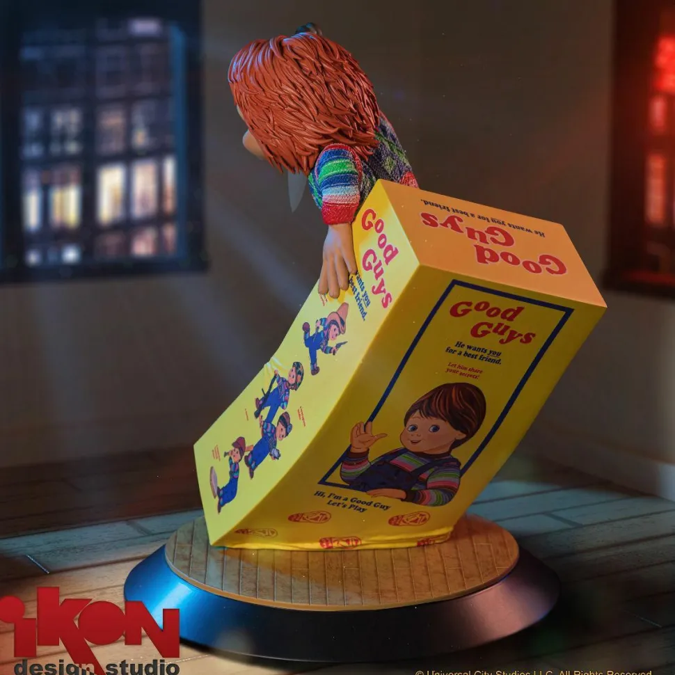 Child’s Play (1988) - Chucky Breakout 9” PVC Diorama Statue