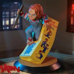 Child’s Play (1988) - Chucky Breakout 9” PVC Diorama Statue