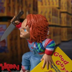Child’s Play (1988) - Chucky Breakout 9” PVC Diorama Statue