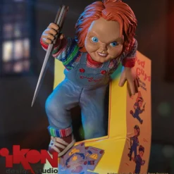 Child’s Play (1988) - Chucky Breakout 9” PVC Diorama Statue