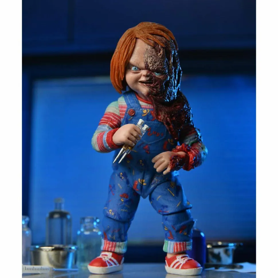 Chucky (2021) - Chucky Ultimate 7" Scale Action Figure