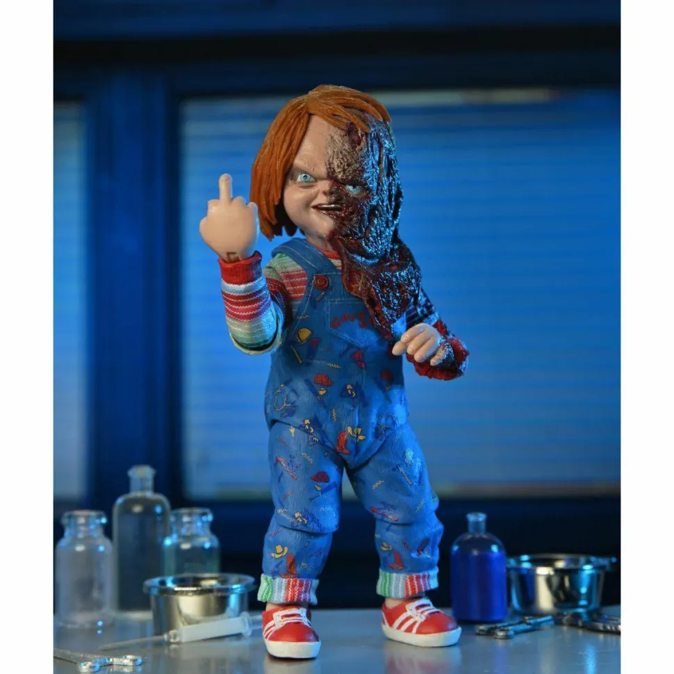 Chucky (2021) - Chucky Ultimate 7" Scale Action Figure