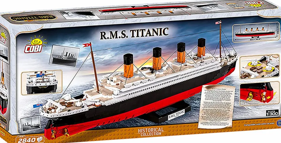 Cobi: Historical Collection - R.M.S. Titanic 1/300th Scale Construction Set (2840 Pieces)
