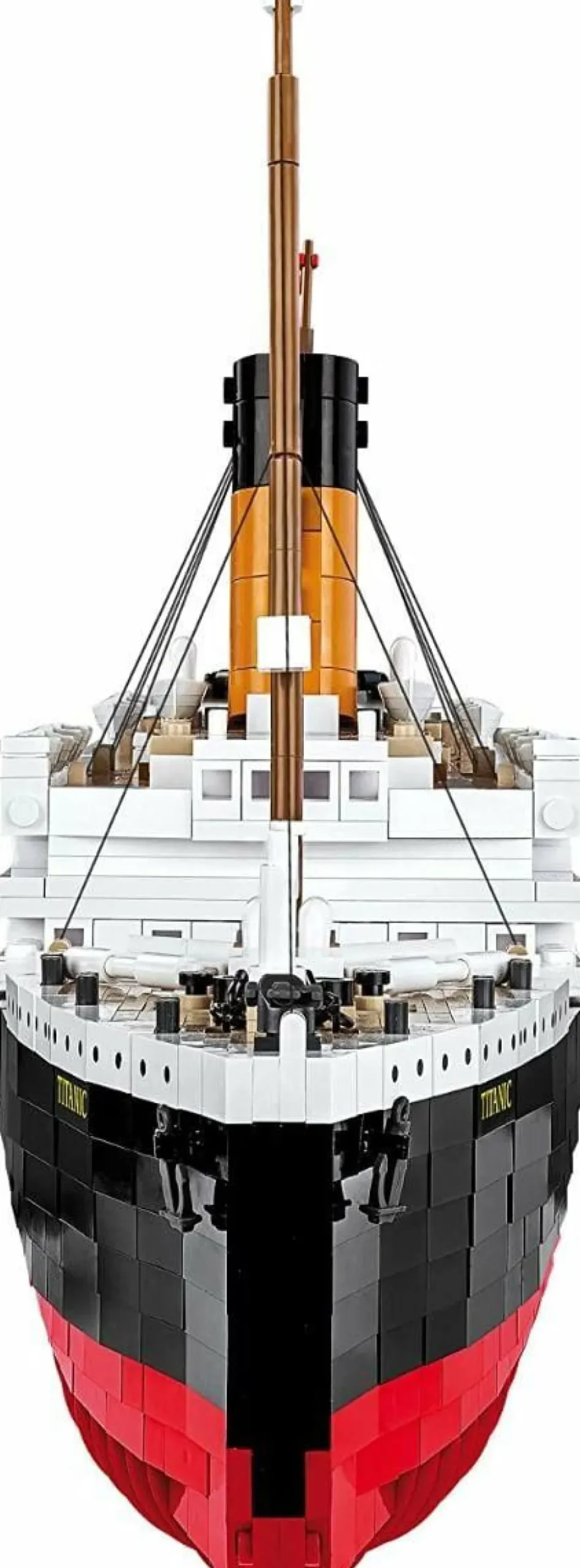 Cobi: Historical Collection - R.M.S. Titanic 1/300th Scale Construction Set (2840 Pieces)