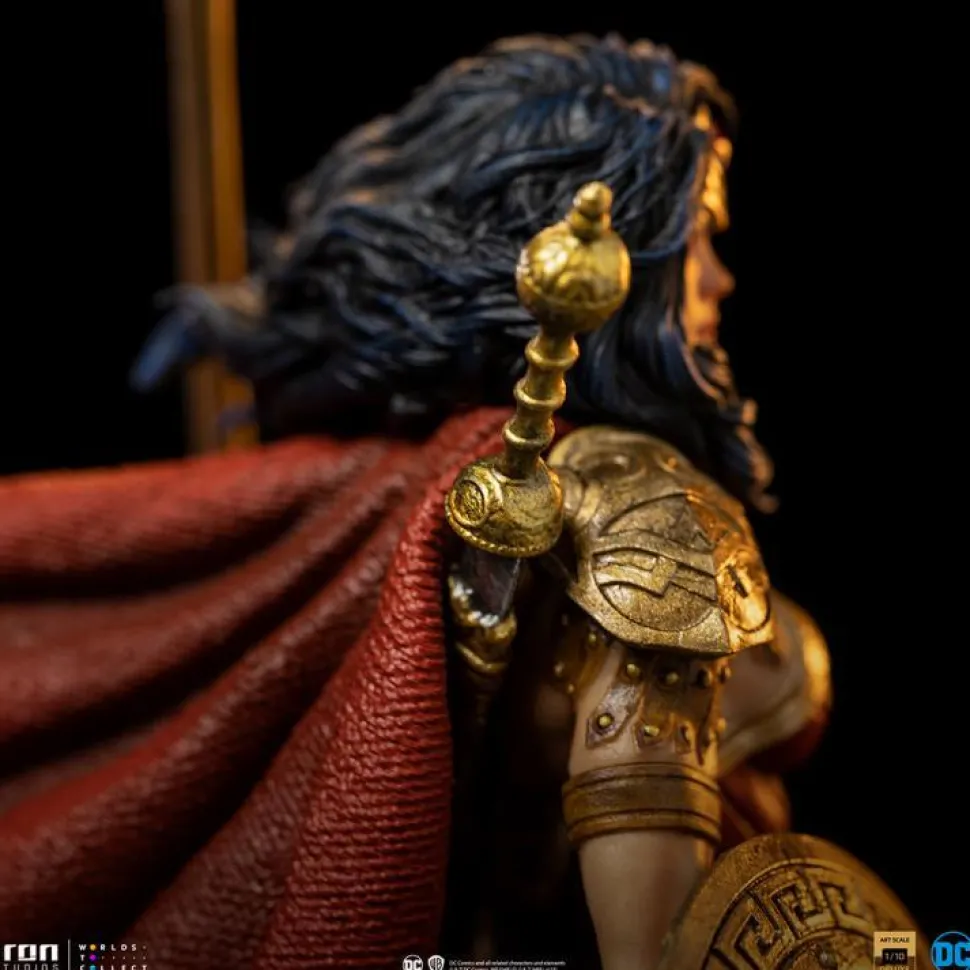 DC Comics - Wonder Woman Unleashed 1/10th Scale Statue