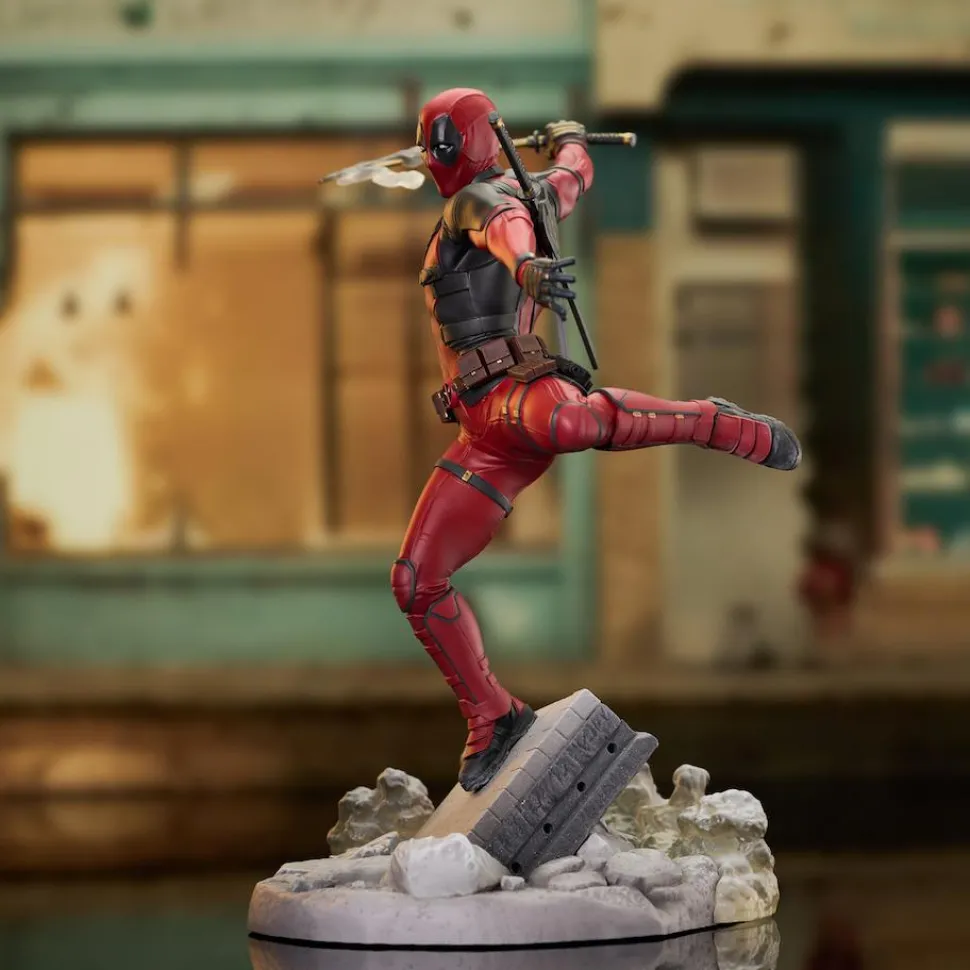 Deadpool & Wolverine (2024) - Deadpool Gallery 10" PVC Diorama Statue