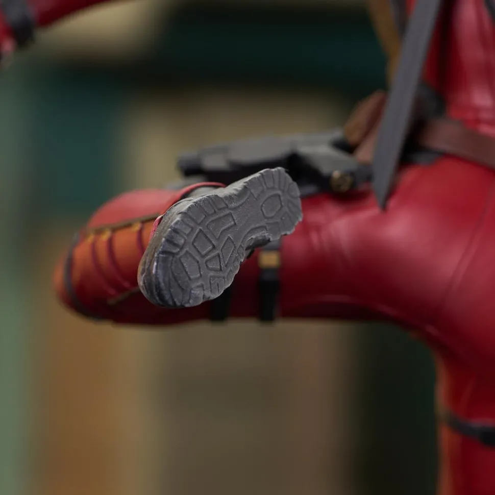 Deadpool & Wolverine (2024) - Deadpool Gallery 10" PVC Diorama Statue