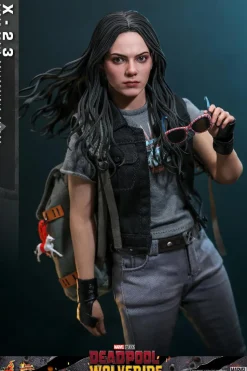 Deadpool & Wolverine (2024) - X-23 1/6th Scale Hot Toys Action Figure