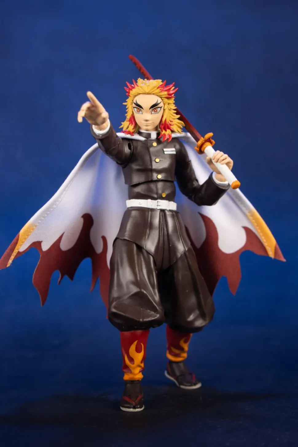 Demon Slayer - Kyojuro Rengoku (Season 2) 7" Scale Action Figure