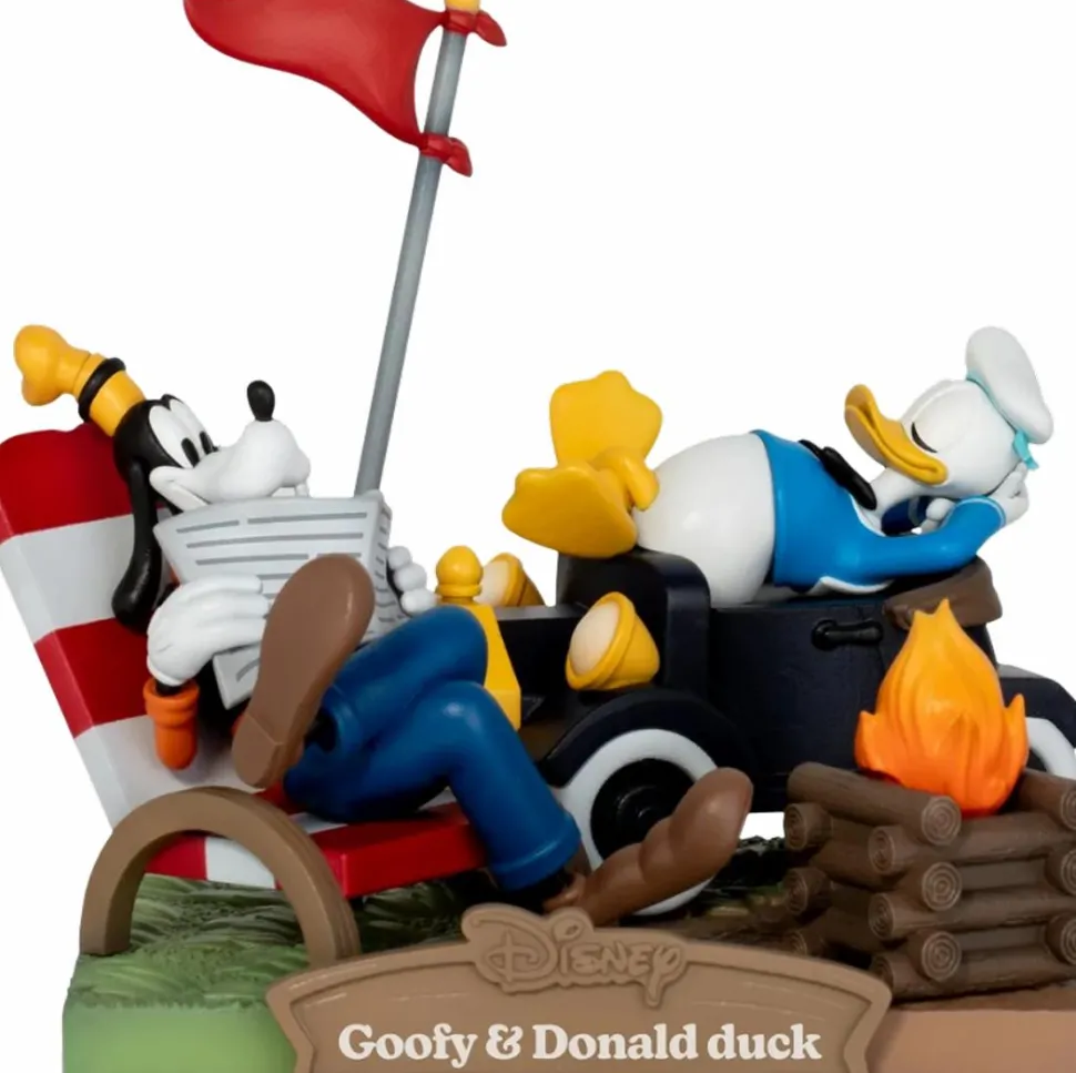 Disney - Goofy and Donald Duck Campsites Series D-Stage 6" Diorama Statue