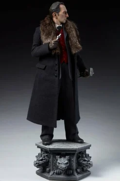Dracula (1958) - Van Helsing Premium Format Statue