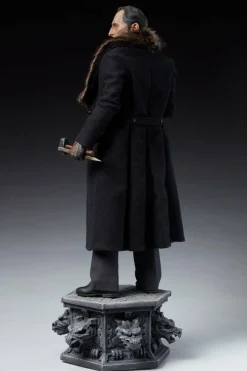 Dracula (1958) - Van Helsing Premium Format Statue
