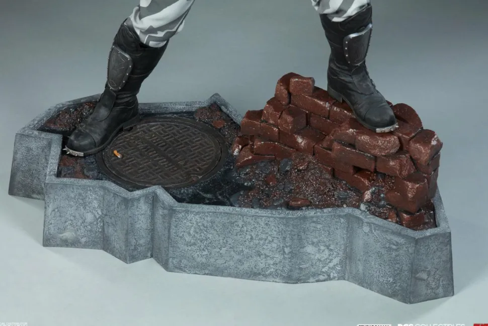 Escape From New York - Snake Plissken 1/3 Scale Statue