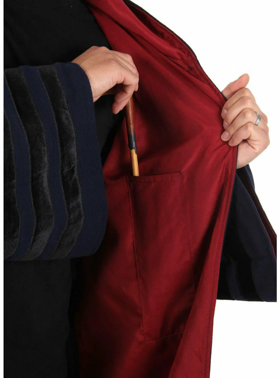 Fantastic Beasts 2: The Crimes of Grindelwald - Gryffindor Vintage Hogwarts Robe Adult Costume Replica (One Size Fits Most)
