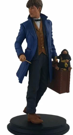 Fantastic Beasts and Where to Find Them - Newt with Niffler 8” Statue