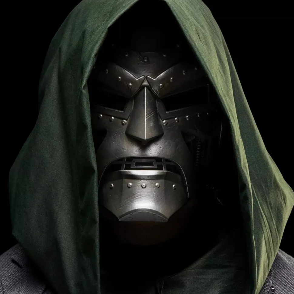Fantastic Four - Doctor Doom Premium Roleplay Helmet Marvel Legends 1:1 Scale Life-Size Prop Replica